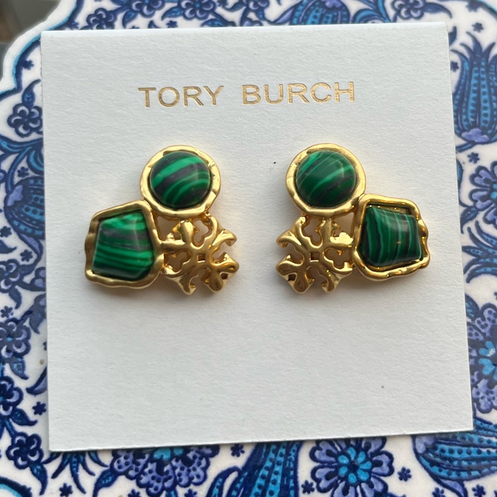 Tory burch green studs perfect for christmas!!